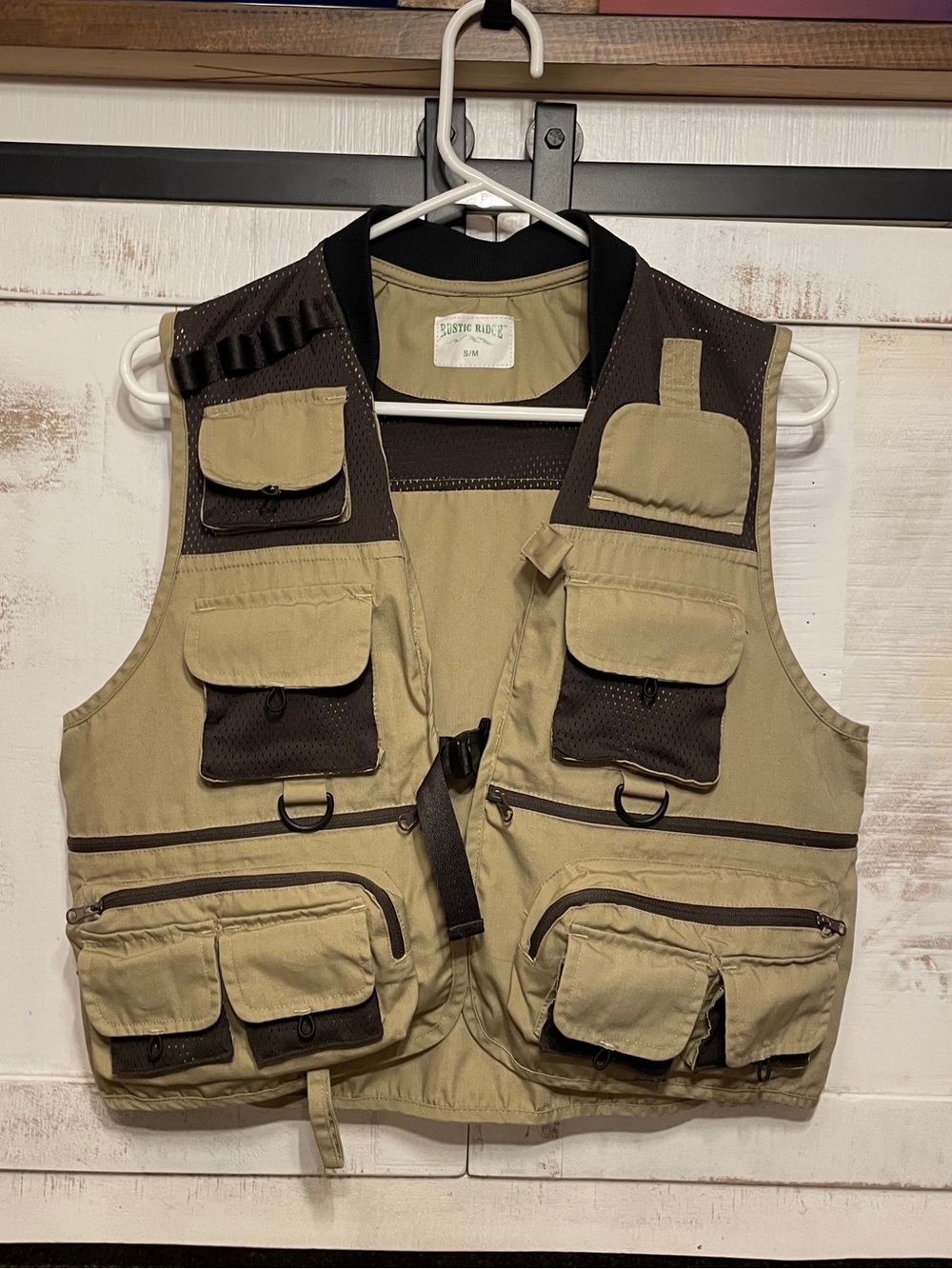 Rustic Rudge khaki brown fishing vest. Multi-Pocket Utility Vest. NWOT!